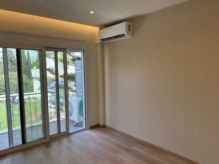 Apartment for rent in Varkiza – 60 sqm – photo 2